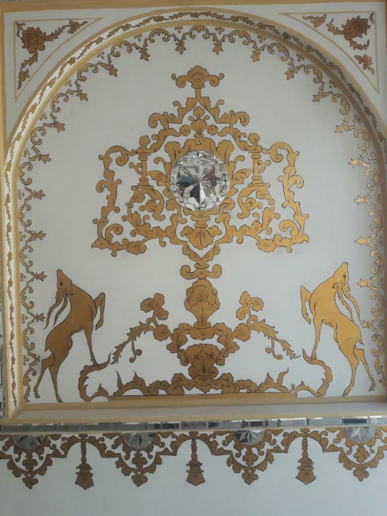 Hand-painted Persian wall motifs and gold leaf stucco art by Motifi Stucco