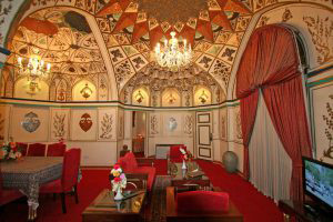 traditional hotel decoration